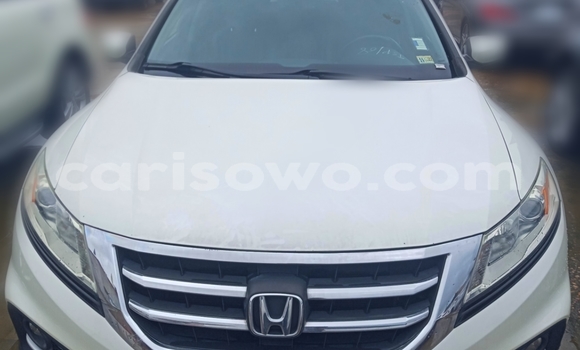 Ra Àlòkù Honda Crosstour funfun Ọkọ̀ in Cotonou ni Benin