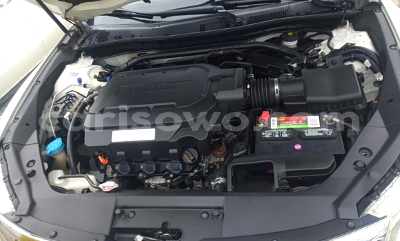 Acheter Occasion Voiture Honda Crosstour Blanc à Cotonou, Benin Acheter Occasion Voiture Honda Crosstour Blanc à Cotonou, Benin