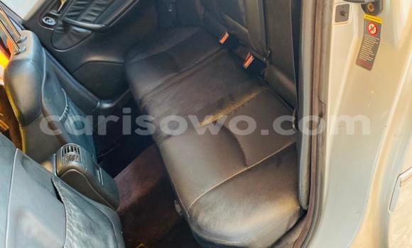 Sayi Na hannu Mercedes Viano White Mota in Cotonou a Benin Sayi Na hannu Mercedes Viano White Mota in Cotonou a Benin