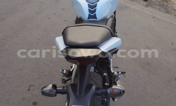 Ra Àlòkù Honda Crossrunner funfun Mọto in Cotonou ni Benin Ra Àlòkù Honda Crossrunner funfun Mọto in Cotonou ni Benin