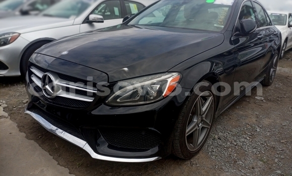 Sayi Na hannu Mercedes-Benz C–Class Black Mota in Cotonou a Benin