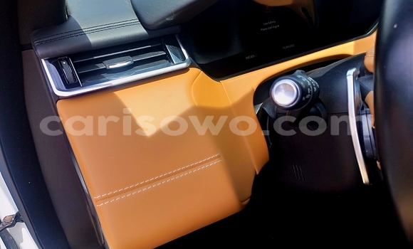 Sayi Na hannu Land Rover Range Rover Velar White Mota in Cotonou a Benin Sayi Na hannu Land Rover Range Rover Velar White Mota in Cotonou a Benin