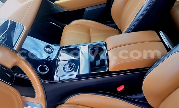 Sayi Na hannu Land Rover Range Rover Velar White Mota in Cotonou a Benin Sayi Na hannu Land Rover Range Rover Velar White Mota in Cotonou a Benin