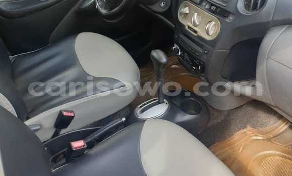 Sayi Na hannu Toyota Yaris Blue Mota in Cotonou a Benin Sayi Na hannu Toyota Yaris Blue Mota in Cotonou a Benin