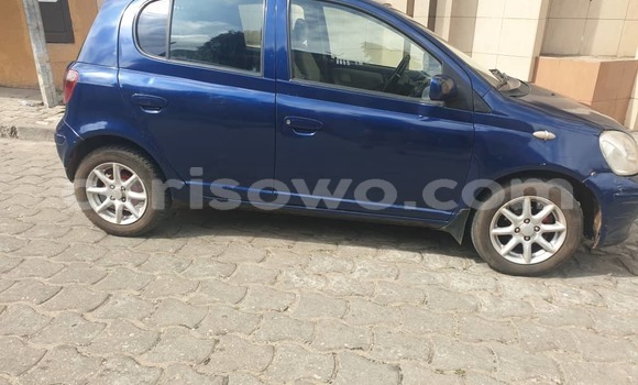 Sayi Na hannu Toyota Yaris Blue Mota in Cotonou a Benin Sayi Na hannu Toyota Yaris Blue Mota in Cotonou a Benin