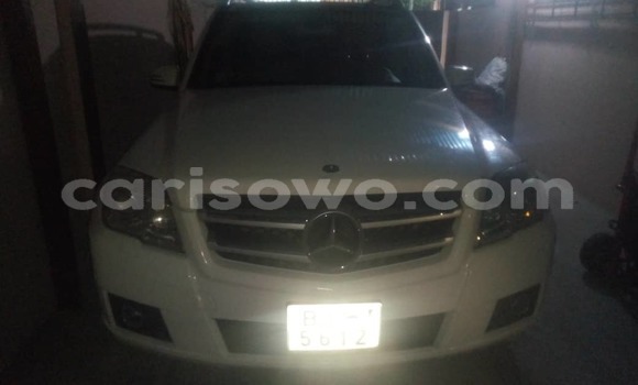 Buy Used Mercedes-Benz GLK–Class White Car in Cotonou in Benign Buy Used Mercedes-Benz GLK–Class White Car in Cotonou in Benign