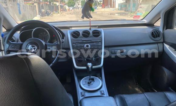 Sayi Na hannu Toyota Yaris Azurfa Mota in Cotonou a Benin Sayi Na hannu Toyota Yaris Azurfa Mota in Cotonou a Benin