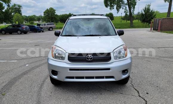 Sayi Imported Toyota RAV4 White Mota in Cotonou a Benin