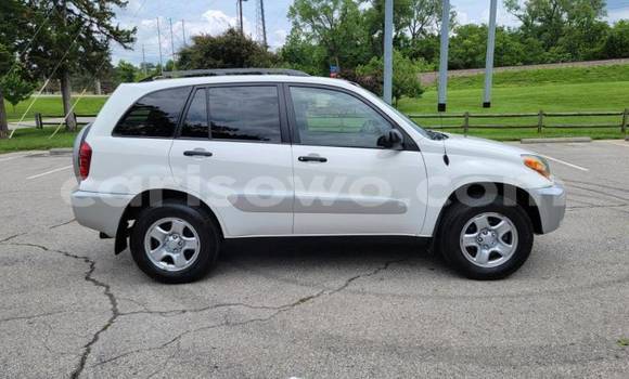 Acheter Import Voiture Toyota RAV4 Blanc à Cotonou, Benin Acheter Import Voiture Toyota RAV4 Blanc à Cotonou, Benin