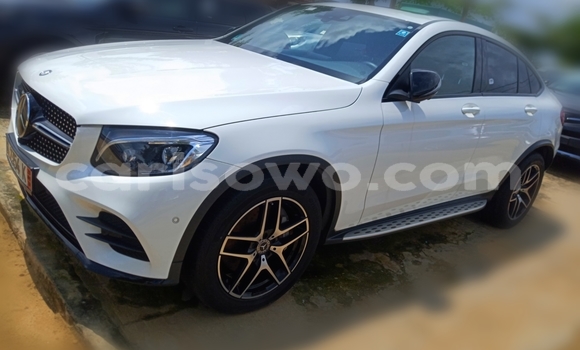 Ra Àlòkù Mercedes-Benz CLC-klasse funfun Ọkọ̀ in Cotonou ni Benin Ra Àlòkù Mercedes-Benz CLC-klasse funfun Ọkọ̀ in Cotonou ni Benin