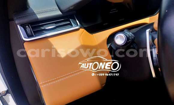 Sayi Na hannu Land Rover Range Rover Velar White Mota in Cotonou a Benin Sayi Na hannu Land Rover Range Rover Velar White Mota in Cotonou a Benin