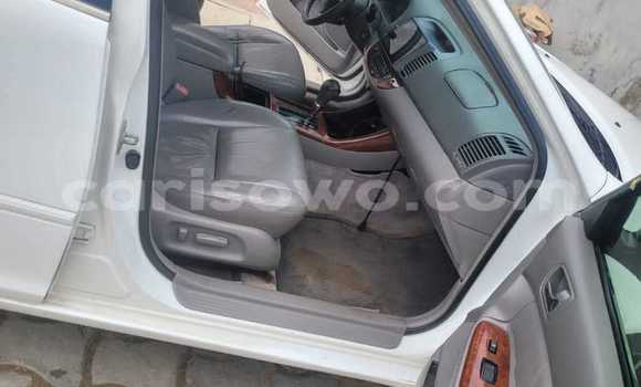 Sayi Na hannu Toyota Camry White Mota in Cotonou a Benin Sayi Na hannu Toyota Camry White Mota in Cotonou a Benin