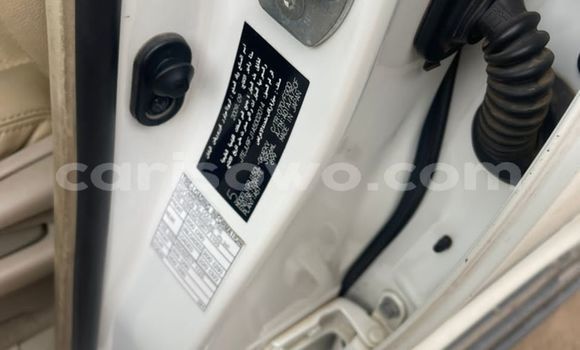 Sayi Na hannu Toyota Land Cruiser Prado White Mota in Cotonou a Benin Sayi Na hannu Toyota Land Cruiser Prado White Mota in Cotonou a Benin