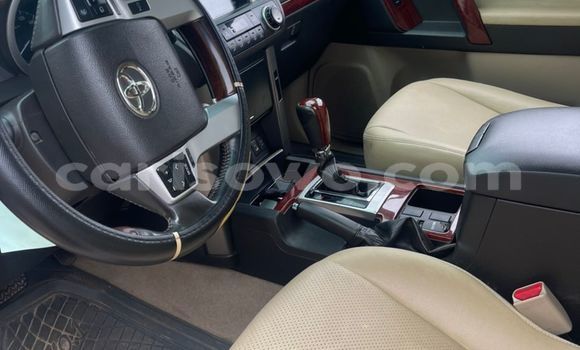 Sayi Na hannu Toyota Land Cruiser Prado White Mota in Cotonou a Benin Sayi Na hannu Toyota Land Cruiser Prado White Mota in Cotonou a Benin
