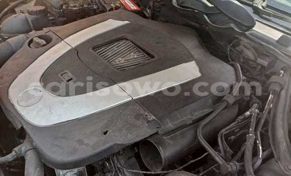 Sayi Na hannu Mercedes Viano White Mota in Cotonou a Benin Sayi Na hannu Mercedes Viano White Mota in Cotonou a Benin