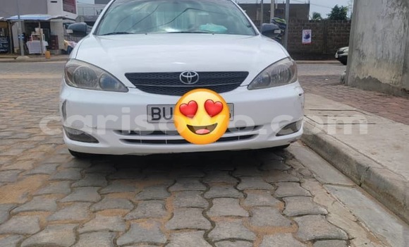 Ra Àlòkù Toyota Camry funfun Ọkọ̀ in Cotonou ni Benin