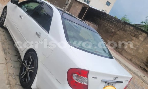 Ra Àlòkù Toyota Camry funfun Ọkọ̀ in Cotonou ni Benin Ra Àlòkù Toyota Camry funfun Ọkọ̀ in Cotonou ni Benin