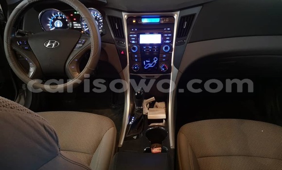 Acheter Occasion Voiture Hyundai Sonata Gris à Cotonou, Benin Acheter Occasion Voiture Hyundai Sonata Gris à Cotonou, Benin