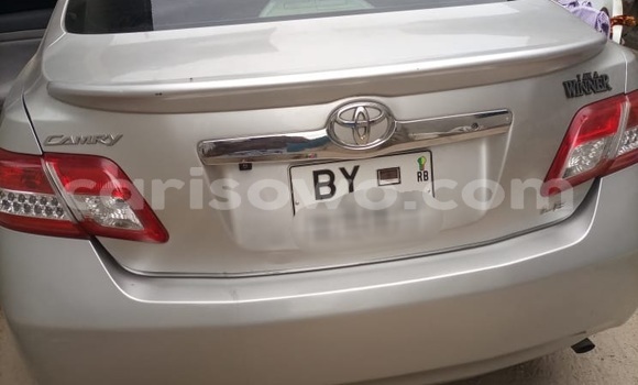 Sayi Na hannu Toyota Camry Azurfa Mota in Cotonou a Benin