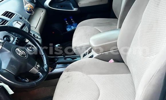 Acheter Occasion Voiture Toyota RAV4 Bleu à Porto Novo, Benin Acheter Occasion Voiture Toyota RAV4 Bleu à Porto Novo, Benin