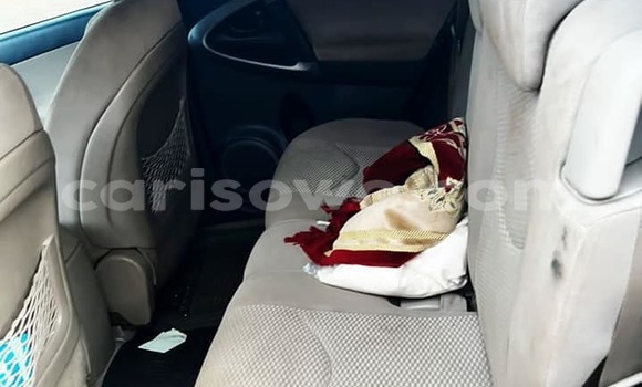 Acheter Occasion Voiture Toyota RAV4 Bleu à Porto Novo, Benin Acheter Occasion Voiture Toyota RAV4 Bleu à Porto Novo, Benin