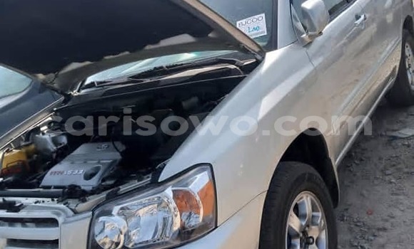 Acheter Occasion Voiture Toyota Highlander Gris à Porto Novo, Benin Acheter Occasion Voiture Toyota Highlander Gris à Porto Novo, Benin