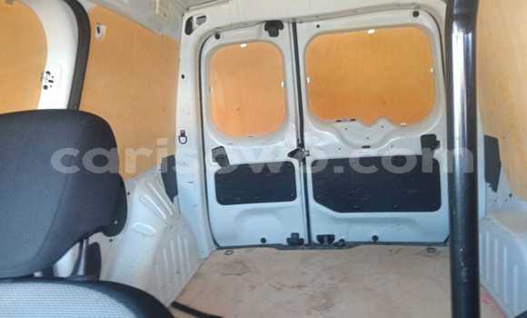 Acheter Occasion Voiture Dacia Dokker Blanc à Cotonou, Benin Acheter Occasion Voiture Dacia Dokker Blanc à Cotonou, Benin