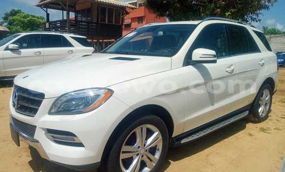 Sayi Na hannu Mercedes-Benz ML–Class White Mota in Cotonou a Benin