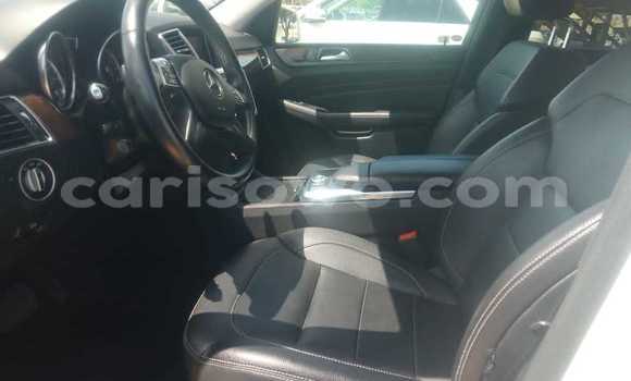 Sayi Na hannu Mercedes-Benz ML–Class White Mota in Cotonou a Benin Sayi Na hannu Mercedes-Benz ML–Class White Mota in Cotonou a Benin