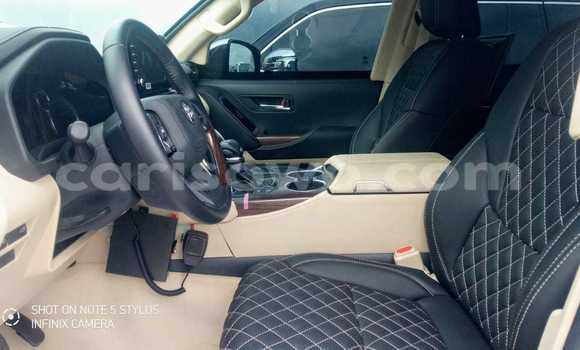 Acheter Neuf Voiture Toyota Land Cruiser Noir à Cotonou, Benin Acheter Neuf Voiture Toyota Land Cruiser Noir à Cotonou, Benin