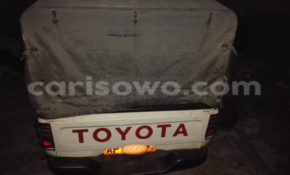 Sayi Na hannu Toyota Hilux White Mota in Abomey Calavi a Benin Sayi Na hannu Toyota Hilux White Mota in Abomey Calavi a Benin