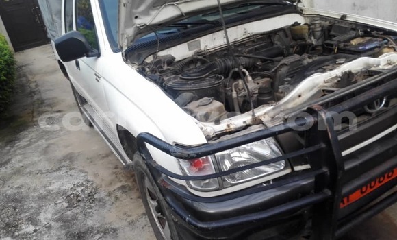 Sayi Na hannu Toyota Hilux White Mota in Abomey Calavi a Benin Sayi Na hannu Toyota Hilux White Mota in Abomey Calavi a Benin