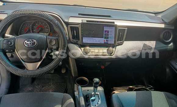 Ra Àlòkù Toyota RAV4 funfun Ọkọ̀ in Cotonou ni Benin Ra Àlòkù Toyota RAV4 funfun Ọkọ̀ in Cotonou ni Benin