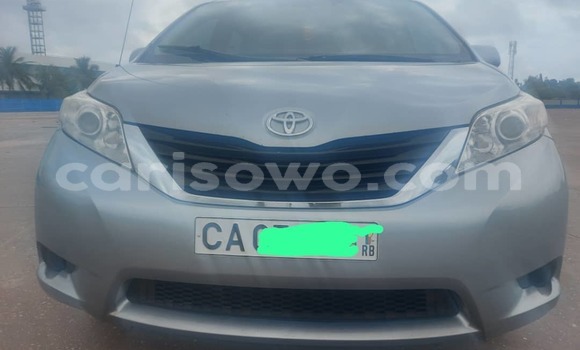 Sayi Na hannu Toyota RAV4 Azurfa Mota in Cotonou a Benin Sayi Na hannu Toyota RAV4 Azurfa Mota in Cotonou a Benin