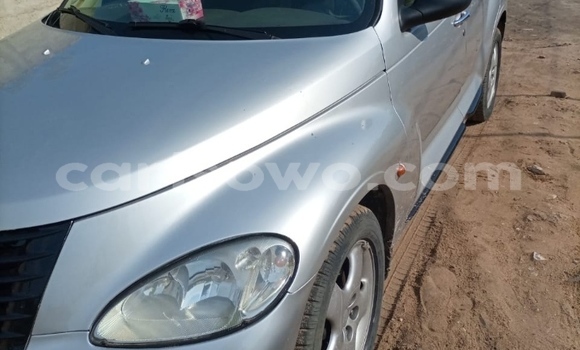 Sayi Na hannu Chrysler Voyager Azurfa Mota in Cotonou a Benin