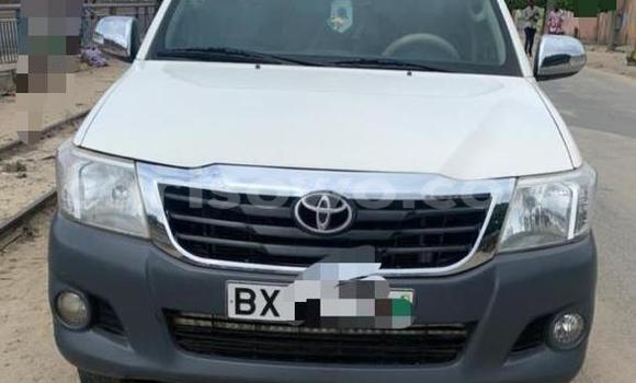 Acheter Occasion Voiture Toyota Hilux Blanc à Cotonou, Benin