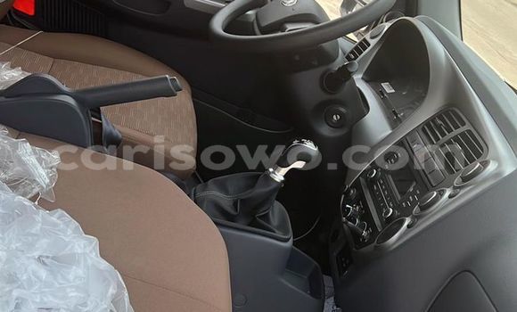 Buy New Kia Carnival White Car in Cotonou in Benign Buy New Kia Carnival White Car in Cotonou in Benign