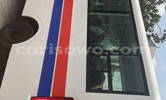 Buy New Kia Carnival White Car in Cotonou in Benign Buy New Kia Carnival White Car in Cotonou in Benign