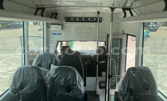 Buy New Kia Carnival White Car in Cotonou in Benign Buy New Kia Carnival White Car in Cotonou in Benign