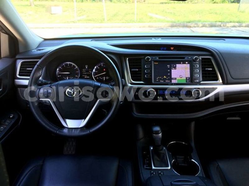 Big with watermark highlander silver 13