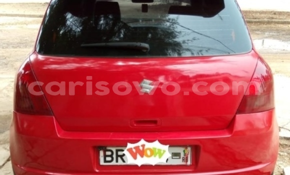 Acheter Occasion Voiture Suzuki Swift Rouge à Cotonou, Benin