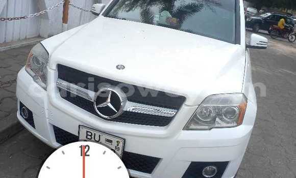 Sayi Na hannu Mercedes Viano White Mota in Cotonou a Benin Sayi Na hannu Mercedes Viano White Mota in Cotonou a Benin