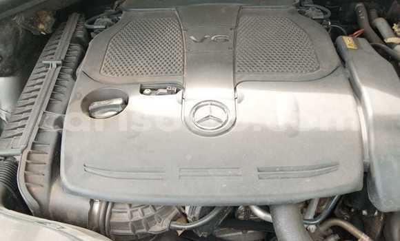 Acheter Occasion Voiture Mercedes-Benz ML–Class Gris à Abomey Calavi, Benin Acheter Occasion Voiture Mercedes-Benz ML–Class Gris à Abomey Calavi, Benin