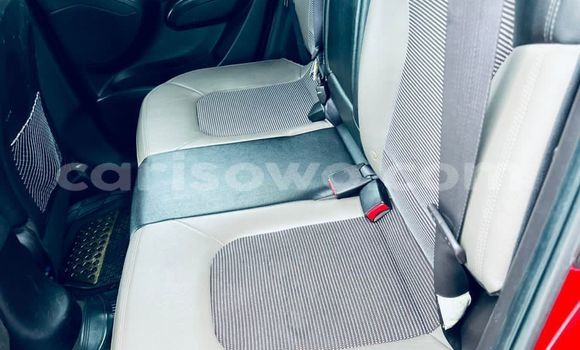 Acheter Occasion Voiture Hyundai Tucson Rouge à Cotonou, Benin Acheter Occasion Voiture Hyundai Tucson Rouge à Cotonou, Benin