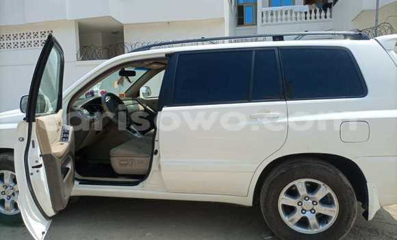Acheter Occasion Voiture Toyota Highlander Blanc à Cotonou, Benin