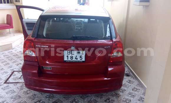 Sayi Na hannu Dodge Caliber Red Mota in Cotonou a Benin