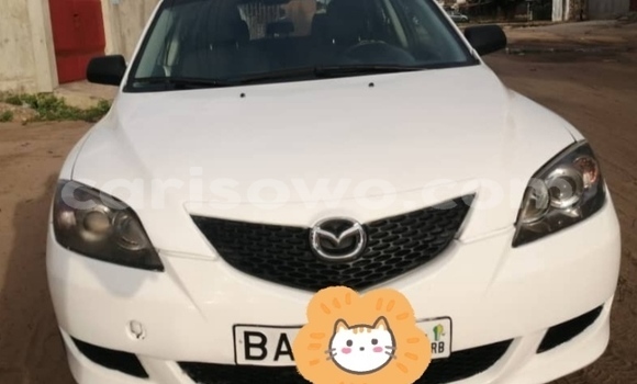 Sayi Na hannu Mazda 3 White Mota in Cotonou a Benin