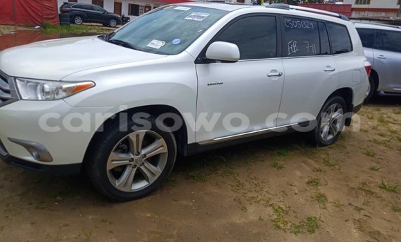 Acheter Occasion Voiture Toyota Highlander Blanc à Cotonou, Benin