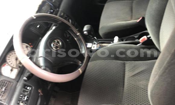 Sayi Na hannu Toyota Corolla White Mota in Cotonou a Benin