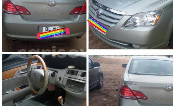 Sayi Na hannu Toyota Avalon Azurfa Mota in Cotonou a Benin Sayi Na hannu Toyota Avalon Azurfa Mota in Cotonou a Benin